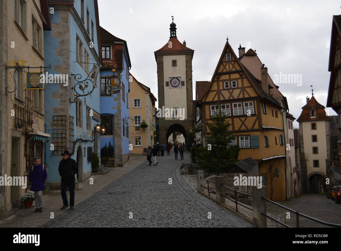 Les rues pittoresques de Rothenburg ob der Tauber sur Noël. L'Allemagne. Banque D'Images