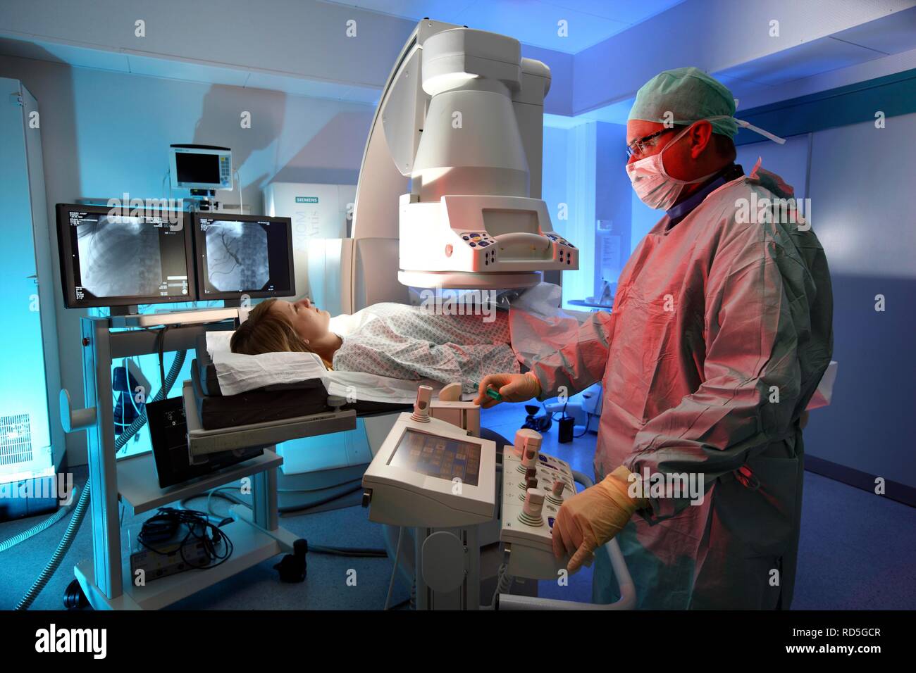 La radiologie diagnostique et interventionnelle, angiographie, d'examen et de traitement des maladies vasculaires, de l'hôpital Banque D'Images