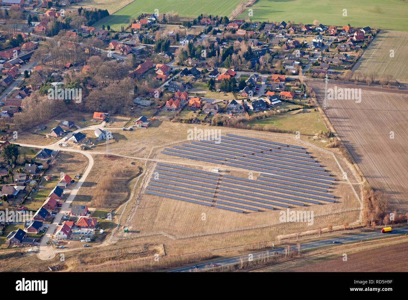 Ferme solaire dans Oerzen près de Lunebourg, Basse-Saxe Banque D'Images