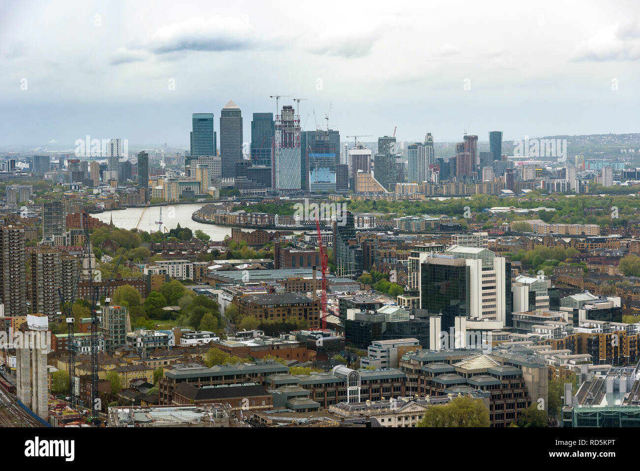 L'horizon de l'Est de Londres avec des gratte-ciel dans les Docklands Banque D'Images