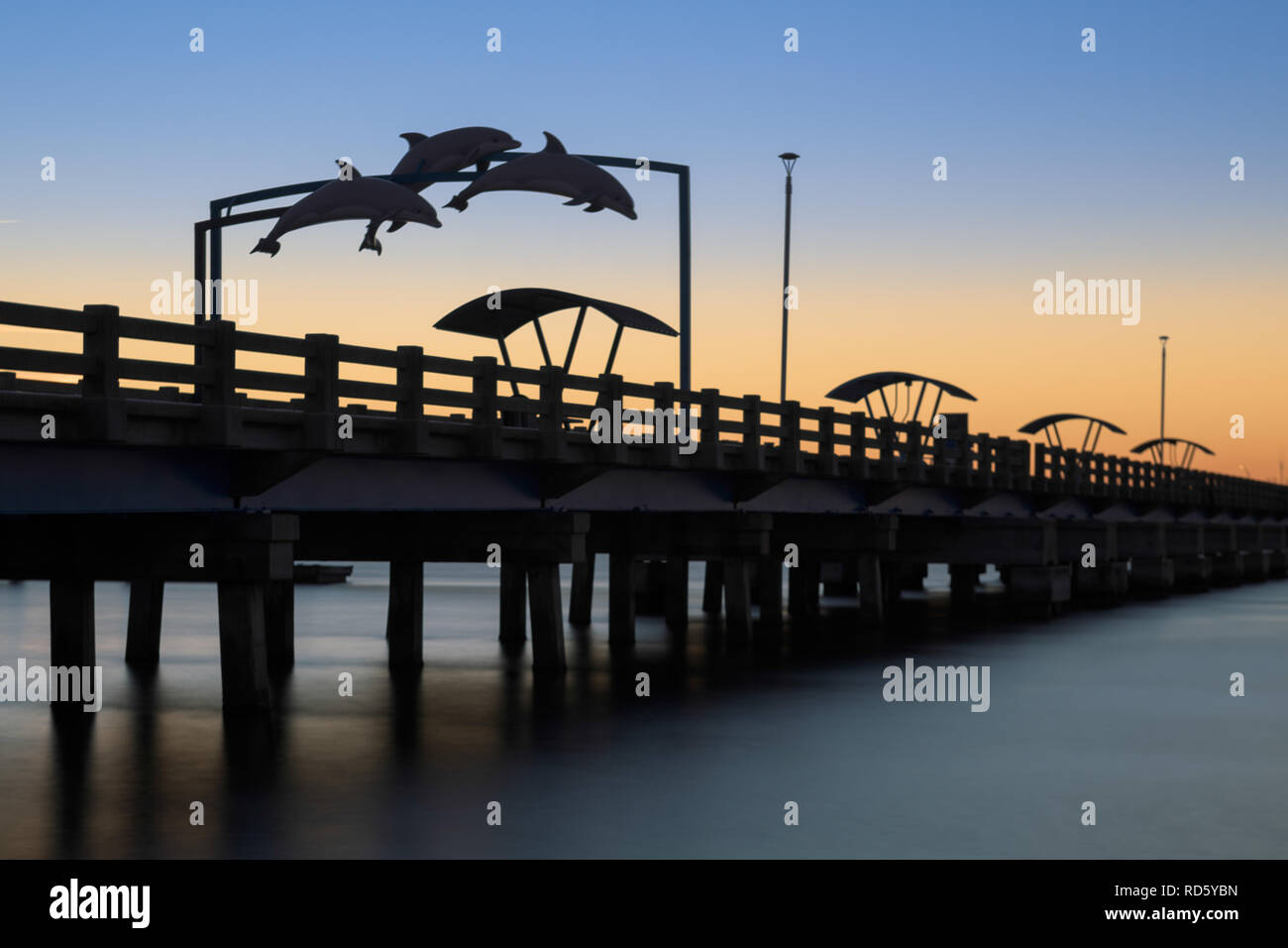 Vilano beach Fishing Pier au crépuscule à Saint Augustine, Floride Banque D'Images