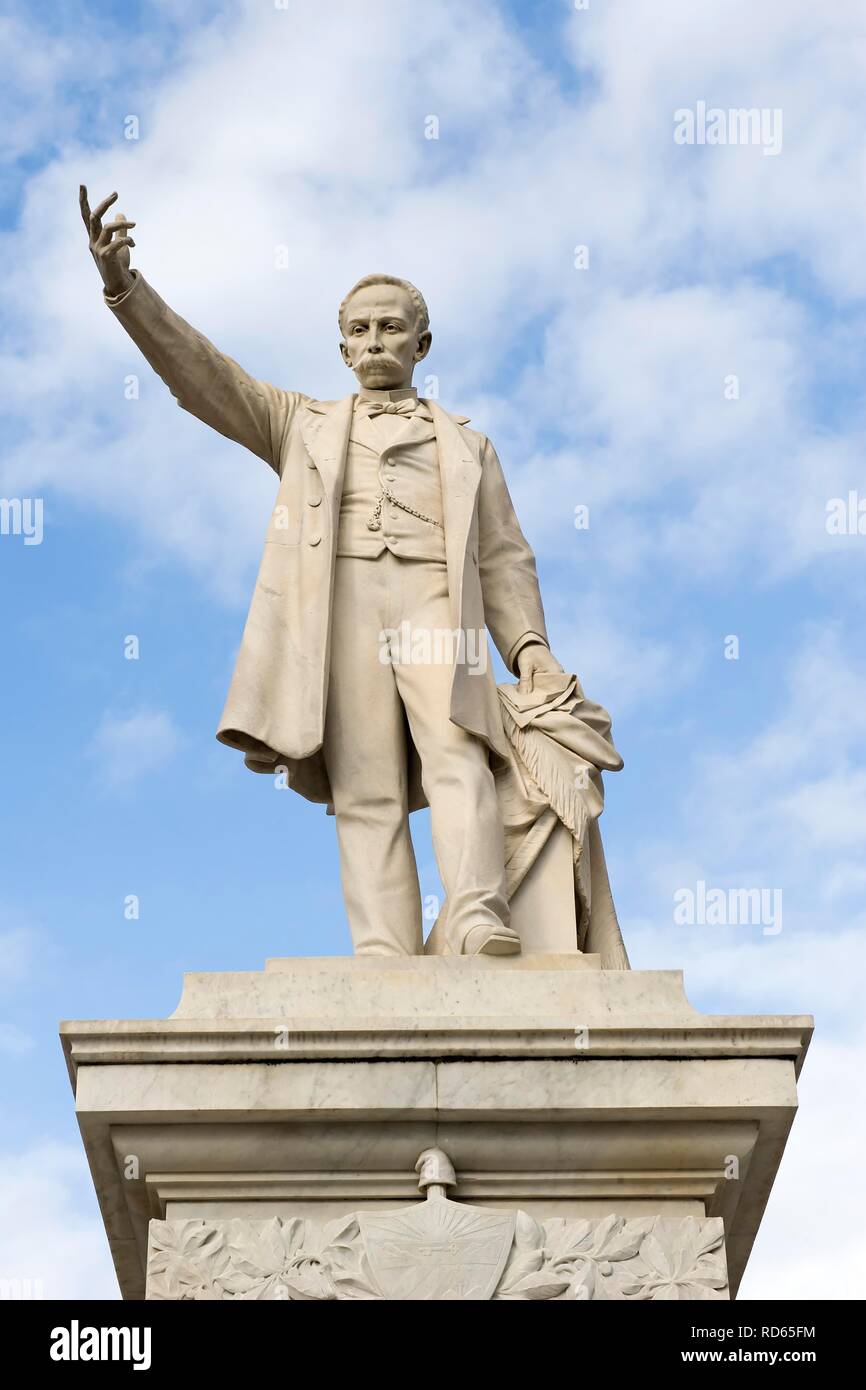 Park et statue de Jose Marti, Cienfuegos, Site du patrimoine mondial de l'UNESCO, Cuba Banque D'Images