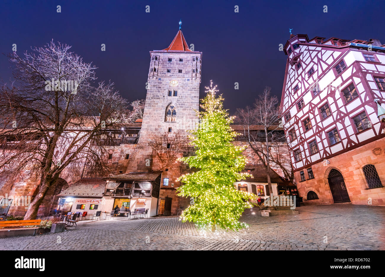 La ville impériale de Nuremberg, Middle Franconia, Bavaria, Germany - Décoration de Noël ville Banque D'Images