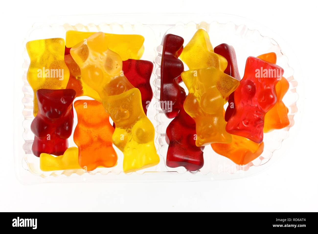 Ours gommeux de couleurs différentes dans un emballage en plastique transparent Banque D'Images