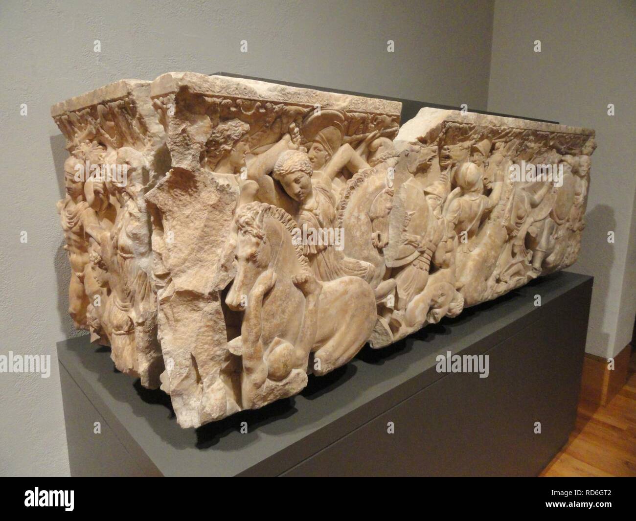 Amazonomachy, fin 2e à début du 3e siècle AD, avant et sur le côté d'un sarcophage, Roman, Pentelic marble - Sackler Banque D'Images