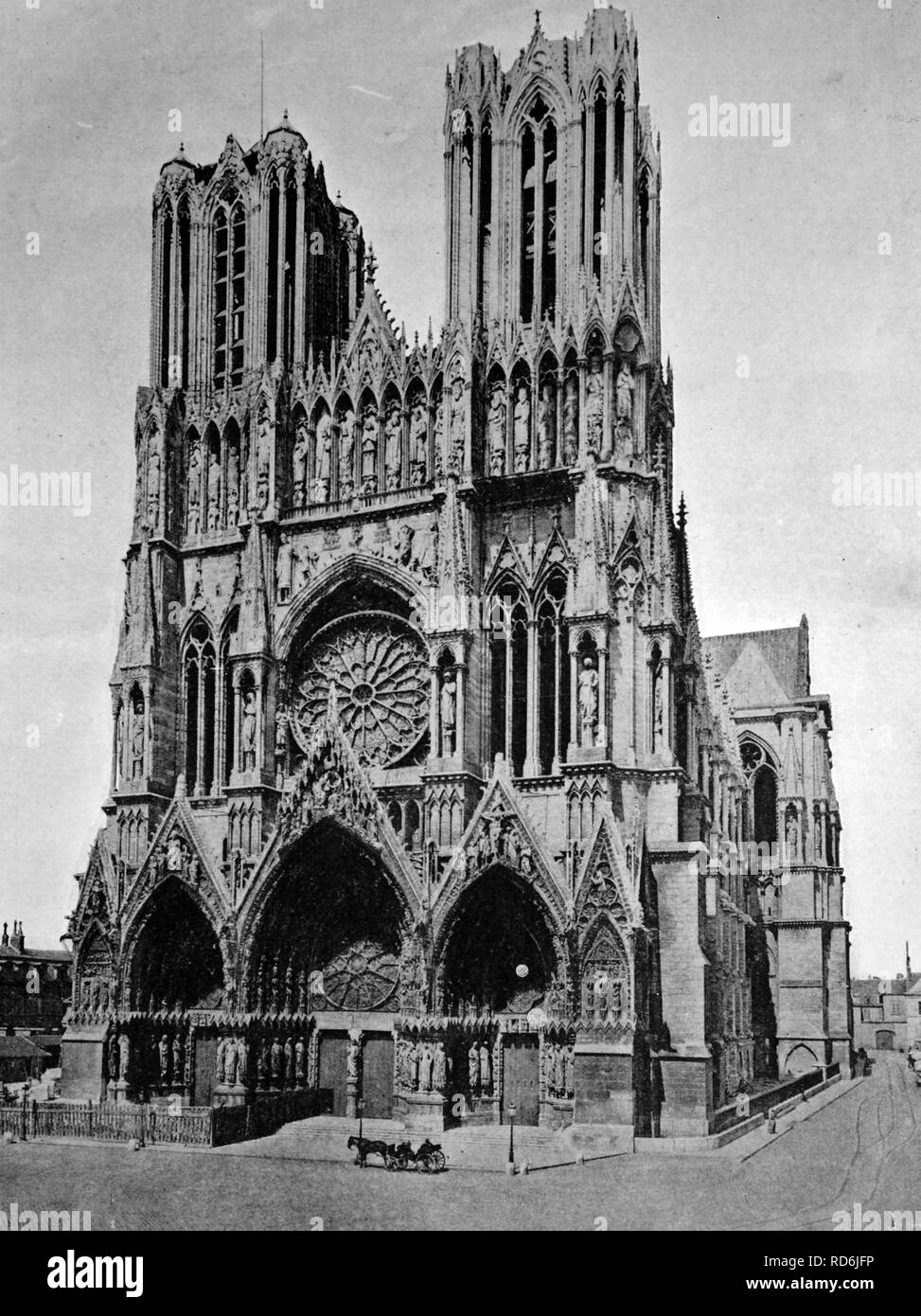 Au début de l'autotype Cathédrale Notre-Dame de Reims, l'UNESCO World Heritage Site, Reims, Champagne-Ardenne, France Banque D'Images