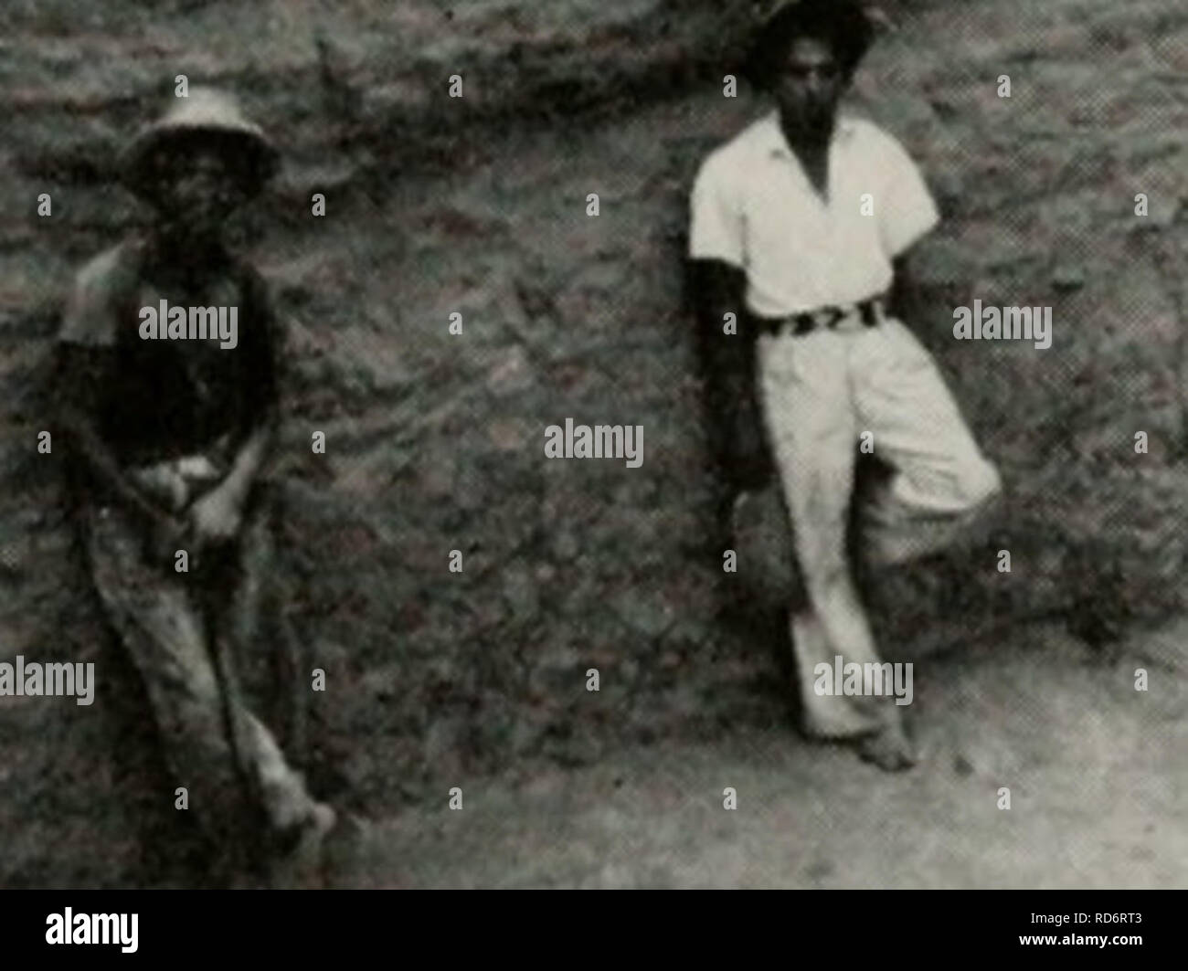 . Chronologie culturelle et le changement comme reflété dans la céramique de la vallée de Virú, Pérou. Poterie -- La vallée de Viru, Pérou ; Mounds -- Pérou Vallée Viru Viru ; Vallée, Pérou -- antiquités. 43 sites de fouilles et la plate-forme centrale, de Tapia, dispose d'une base 4.8 i 6 mètres. Les visages battues ont une pente de 24 cm. par mètre vertical. En raison de ce mélange le dessus de la plate-forme est plus étroit (3,4 mètres) de la base, mais presque aussi longtemps, depuis l'extrémité sud de la partie supérieure, qui bute contre le mur, est composé le plus au sud de son j'^ase comme l'extrémité nord est de sa base. Un st Banque D'Images