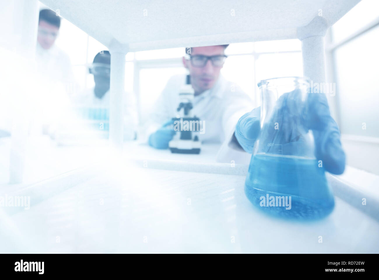 Fond De Laboratoire Banque D Image Et Photos Alamy Fond De Laboratoire Banque D Image Et Photos Alamy