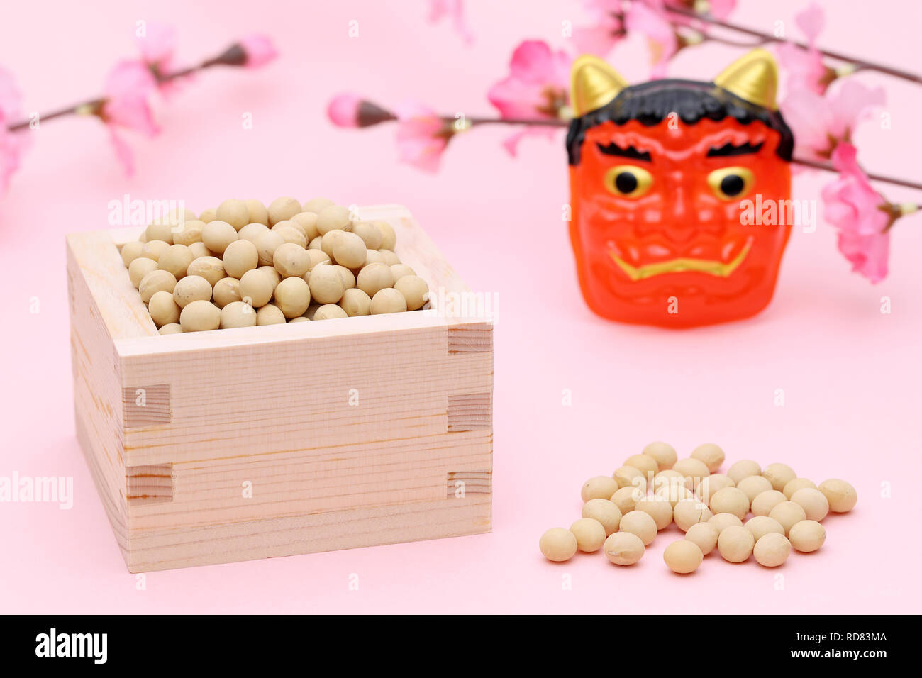Événement traditionnel japonais, le soja et le masque sont utilisés sur un événement annuel /Setsubun. Banque D'Images