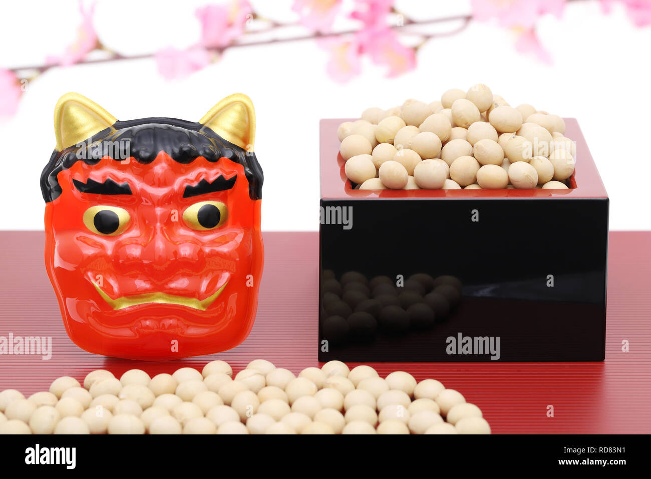 Événement traditionnel japonais, le soja et le masque sont utilisés sur un événement annuel /Setsubun. Banque D'Images