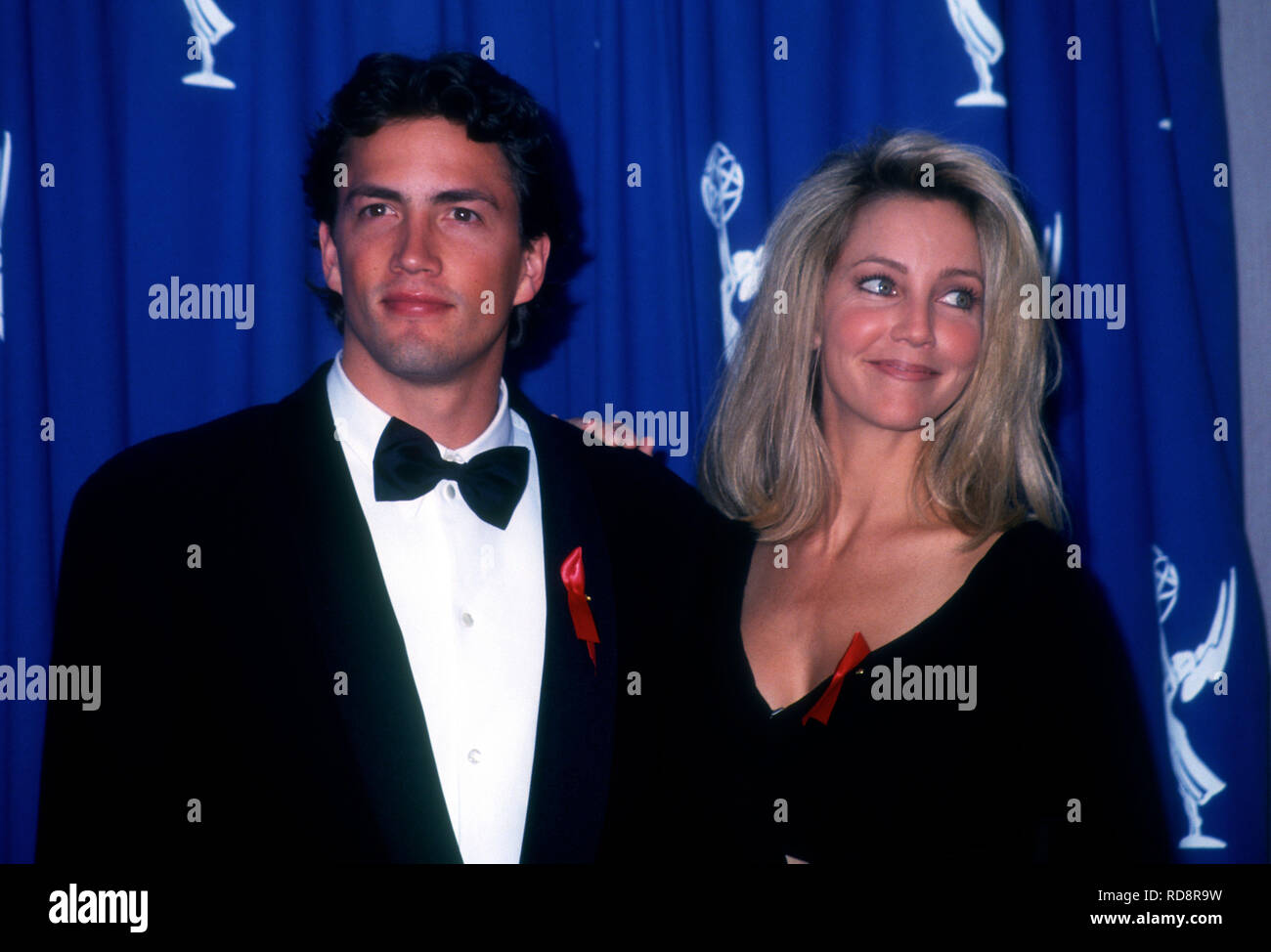 PASADENA, CA - le 19 septembre : l'Acteur Andrew Shue et l'actrice Heather Locklear assister à la 45e Primetime Emmy Awards le 19 septembre 1993 à Pasadena Civic Auditorium à Pasadena, en Californie. Photo de Barry King/Alamy Stock Photo Banque D'Images