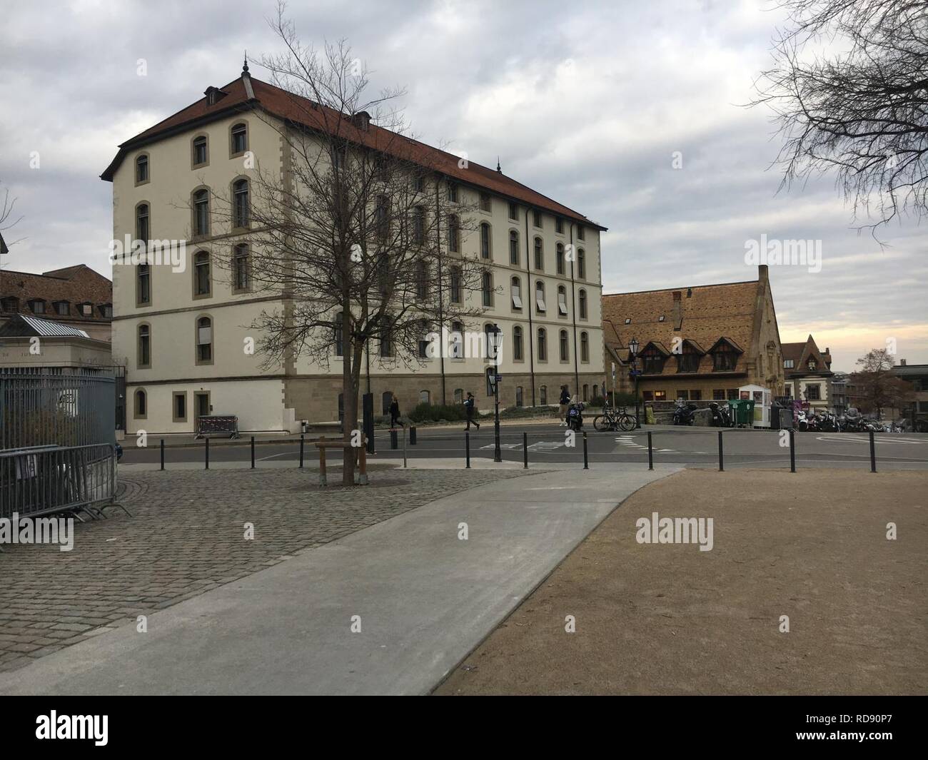 L'ancienne prison de Saint-Antoine de Genève, vue depuis la promenade Saint- Antoine Photo Stock - Alamy