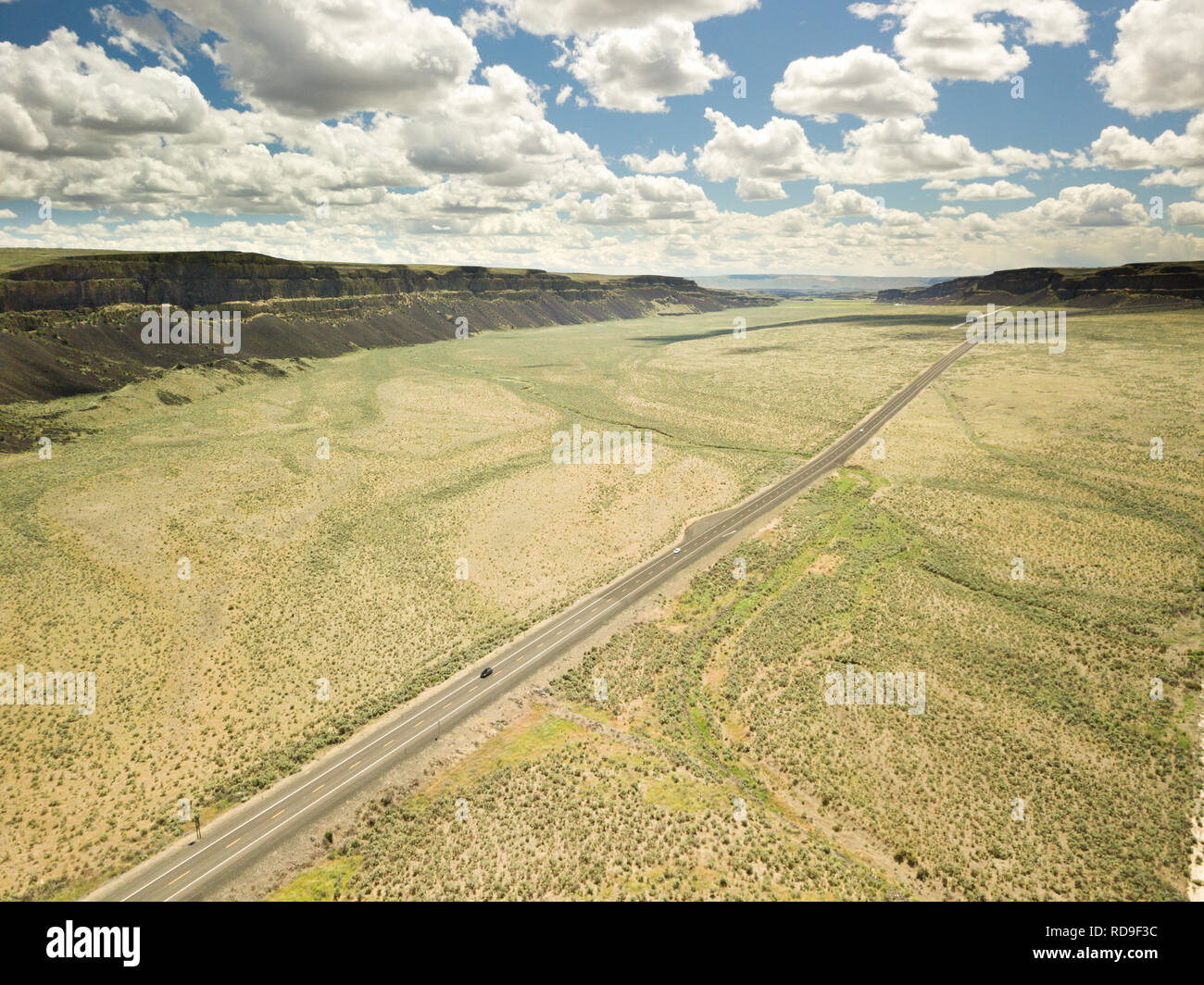 Moïse Coulee et la Route 2 dans le comté de Douglas, Washington. Banque D'Images