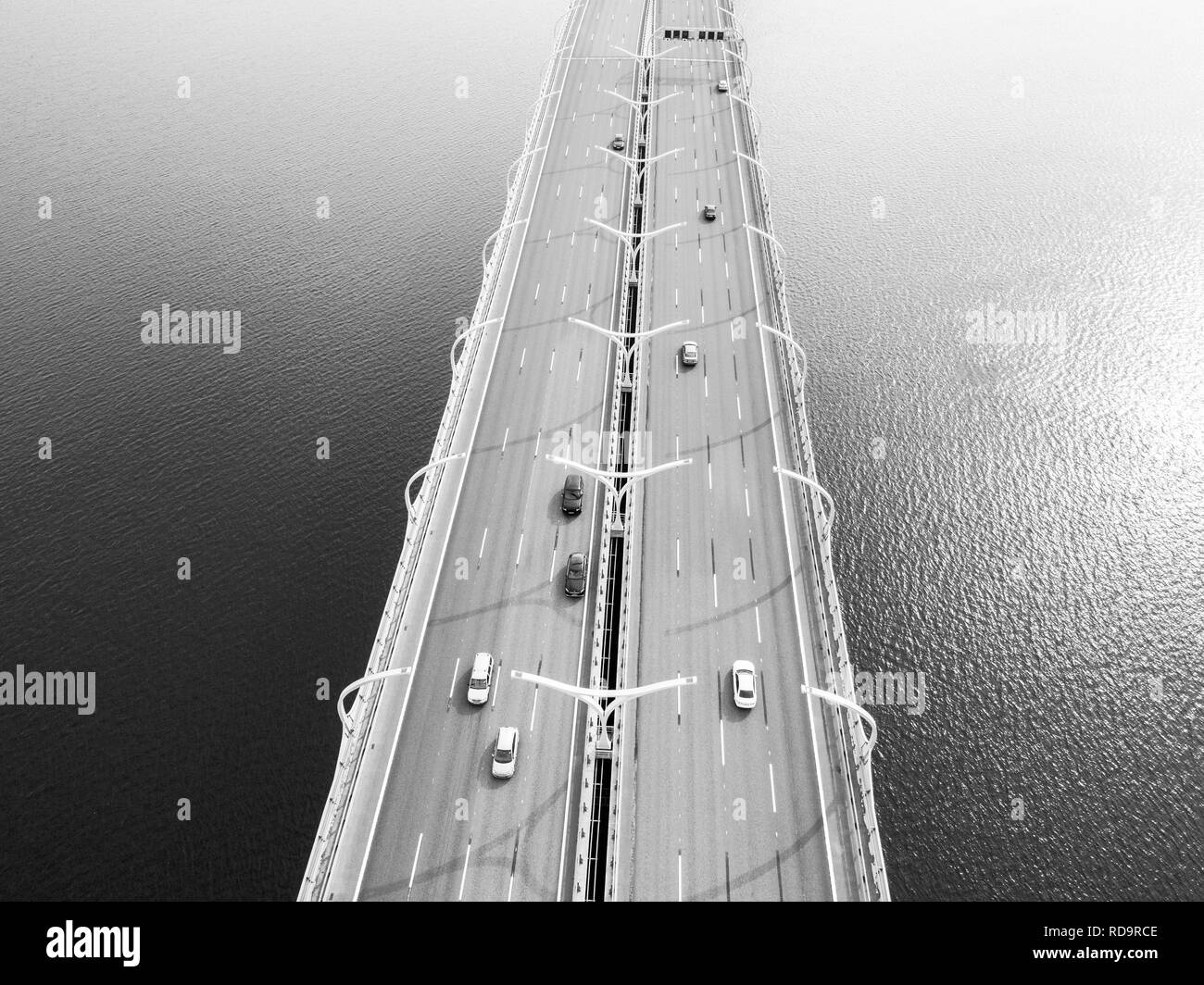 Vue aérienne de la route dans l'océan. L'échange de wagons crossing bridge pont. Échangeur routier à la circulation. D'oiseau de l'antenne de l'autoroute. Expresswa Banque D'Images