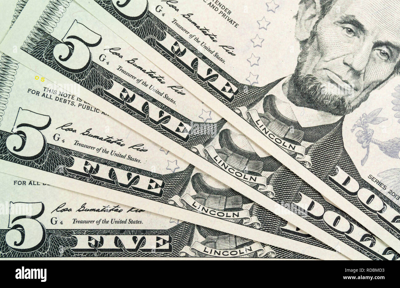 Cinq nouveaux billets de banque en dollars - chef d'Abraham Lincoln le faux billets Banque D'Images