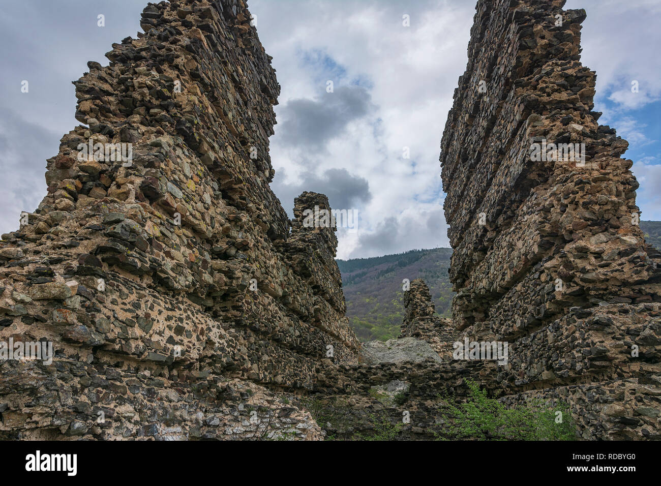 Ancienne forteresse près de Anevo village en Bulgarie Banque D'Images