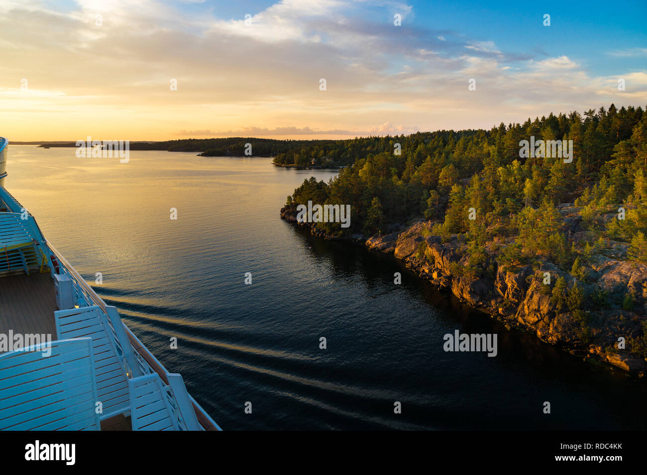 Vue sur le rivage ou le coût de la Suède - Archipels près de Stockholm en Suède Banque D'Images