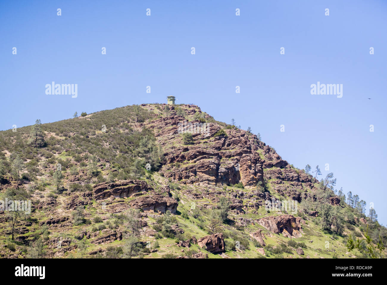 Vue vers le nord, Pic Chalone Pinnacles National Park, Californie Banque D'Images