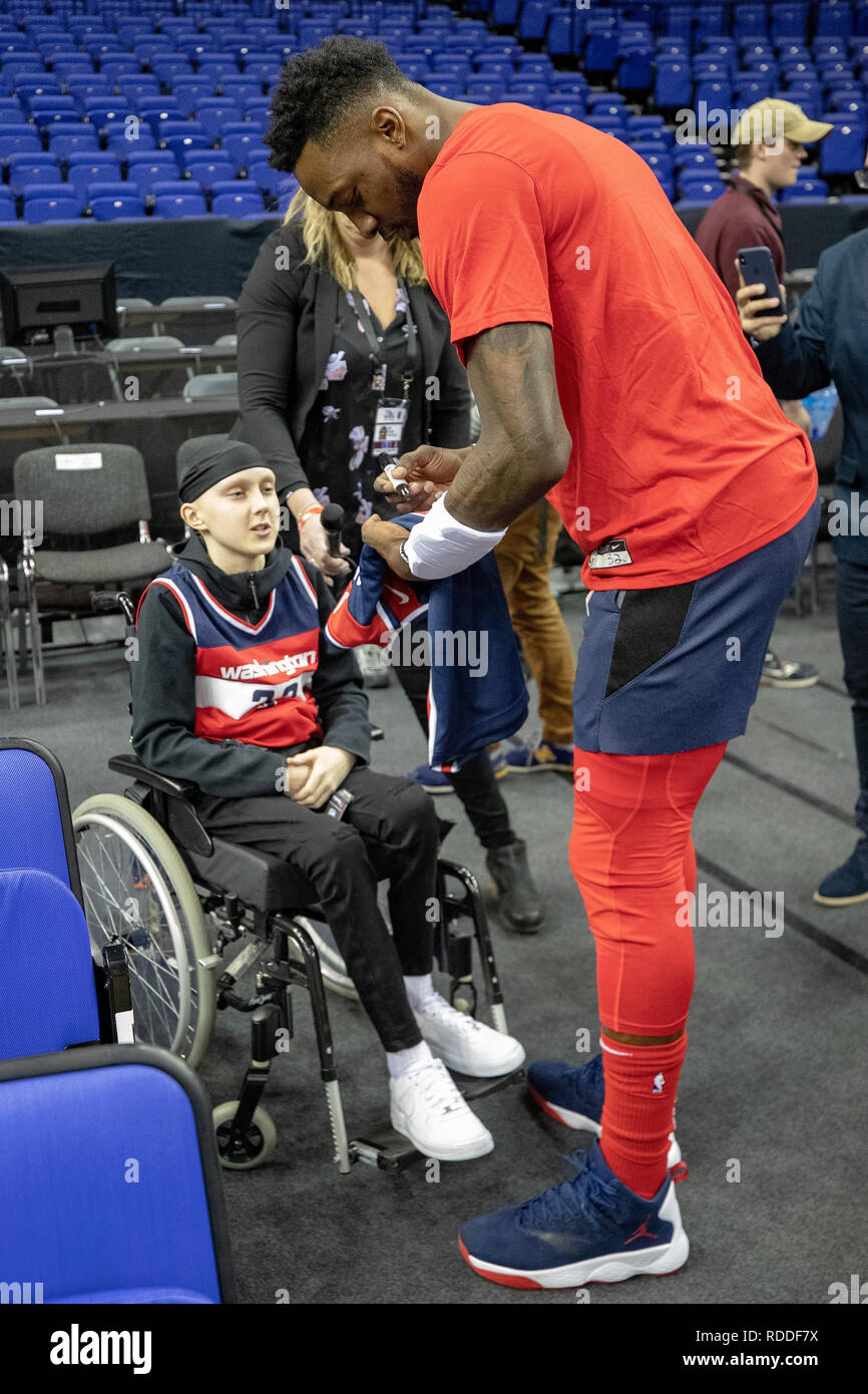 Londres, Royaume-Uni. 17 Jan 2019. Washington Wizards les joueurs faisant un enfant malade les rêves se réalisent à l'O2 Arena, Uk,score final : 101 100 assistants Knicks. Crédit : Jason Richardson/Alamy Live News Banque D'Images