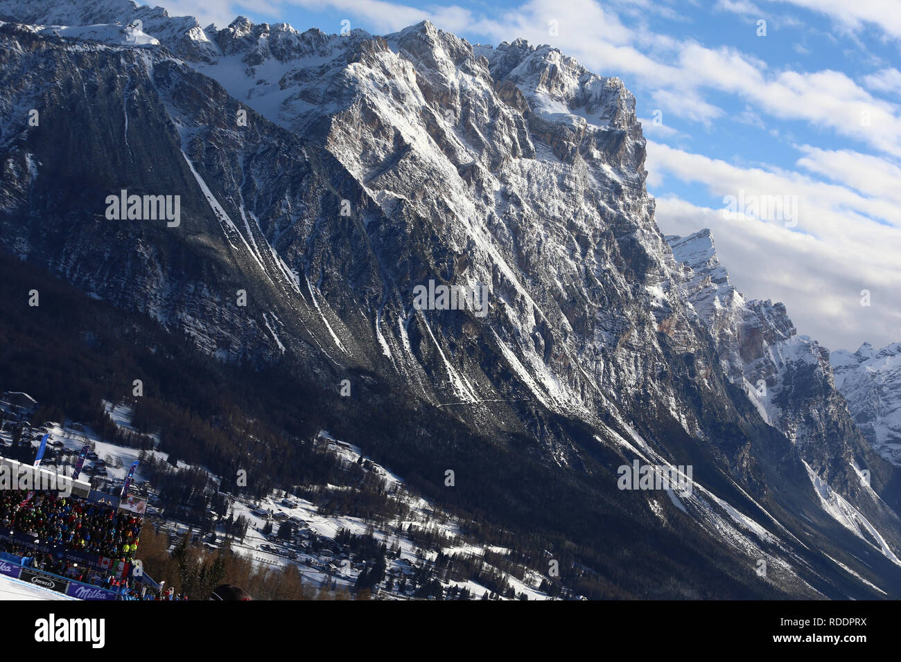 Cortina D'Ampezzo, Italie. 18 janvier 2019, Cortina D'Ampezzo, Italie ; Coupe du Monde de ski FIS, chers ; descente Vue générale : Action Crédit Plus Sport Images/Alamy Live News Banque D'Images