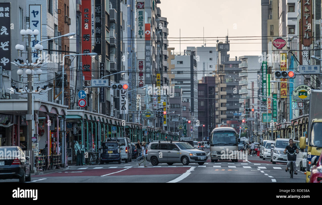 Tokyo - le 27 août 2018 : Asakusa Kappabashi district. La célèbre de Tokyo et l'équipement de cuisine pour les restaurants d'alimentation. Banque D'Images