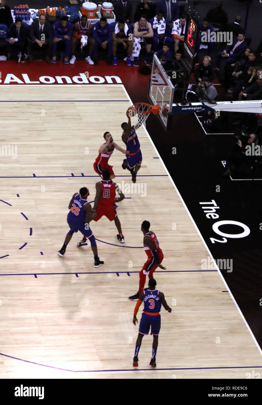 Vue générale de l'action au cours de la NBA 2019 Jeu de Londres à l'O2 Arena, Londres. Banque D'Images