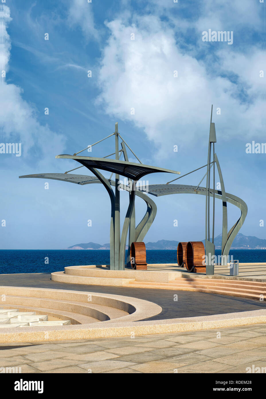 Sculptures architecturales à Yantai Gold Coast, un paysage unique de 10 km de long voyage qui allie nature, de la vie urbaine et les loisirs. Banque D'Images