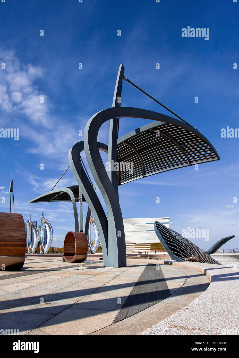 Rchitectural sculptures à Yantai Gold Coast, un paysage unique de 10 km de long voyage qui allie nature, de la vie urbaine et les loisirs. Banque D'Images