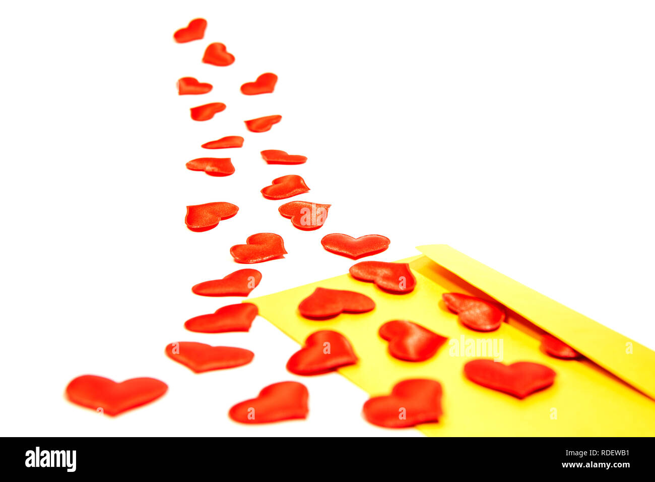 L'enveloppe de l'or et le cœur battant. Valentines et 8 mars Journée de la femme mère concept Banque D'Images