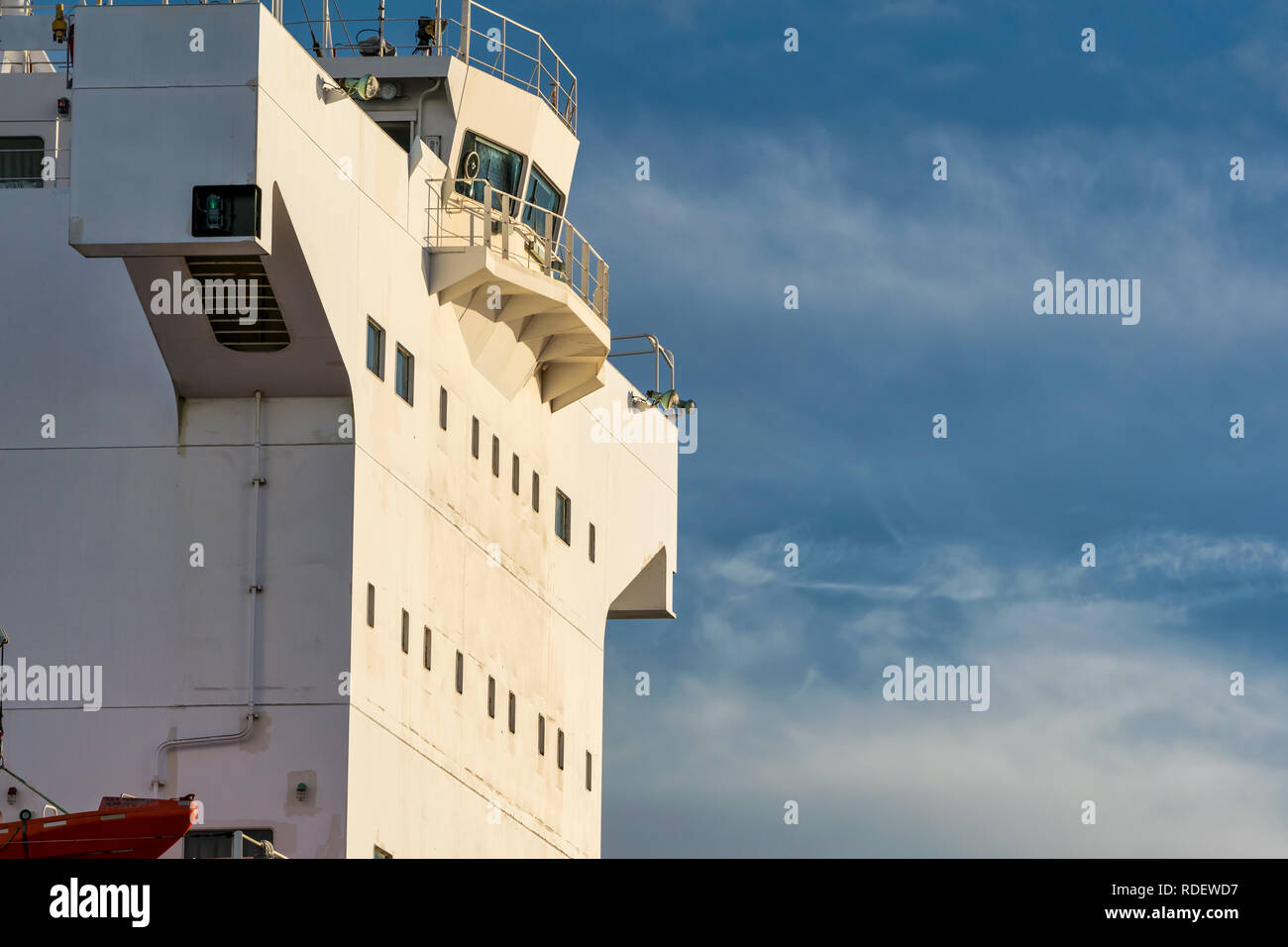 Il s'agit d'une photo du pont d'un cargo Banque D'Images