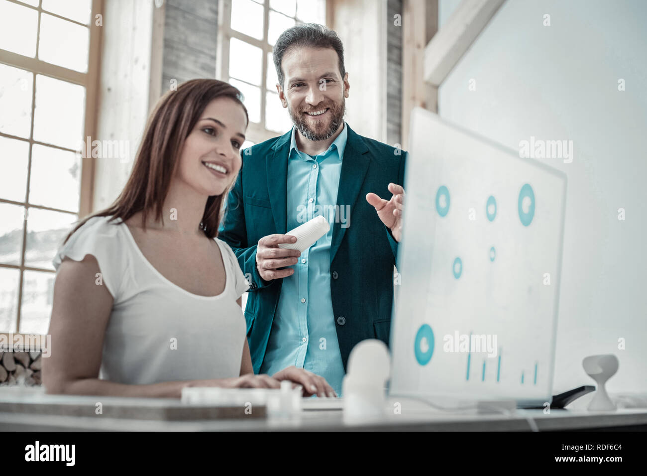 Couple d'hommes travaillant sur la conception technique Banque D'Images