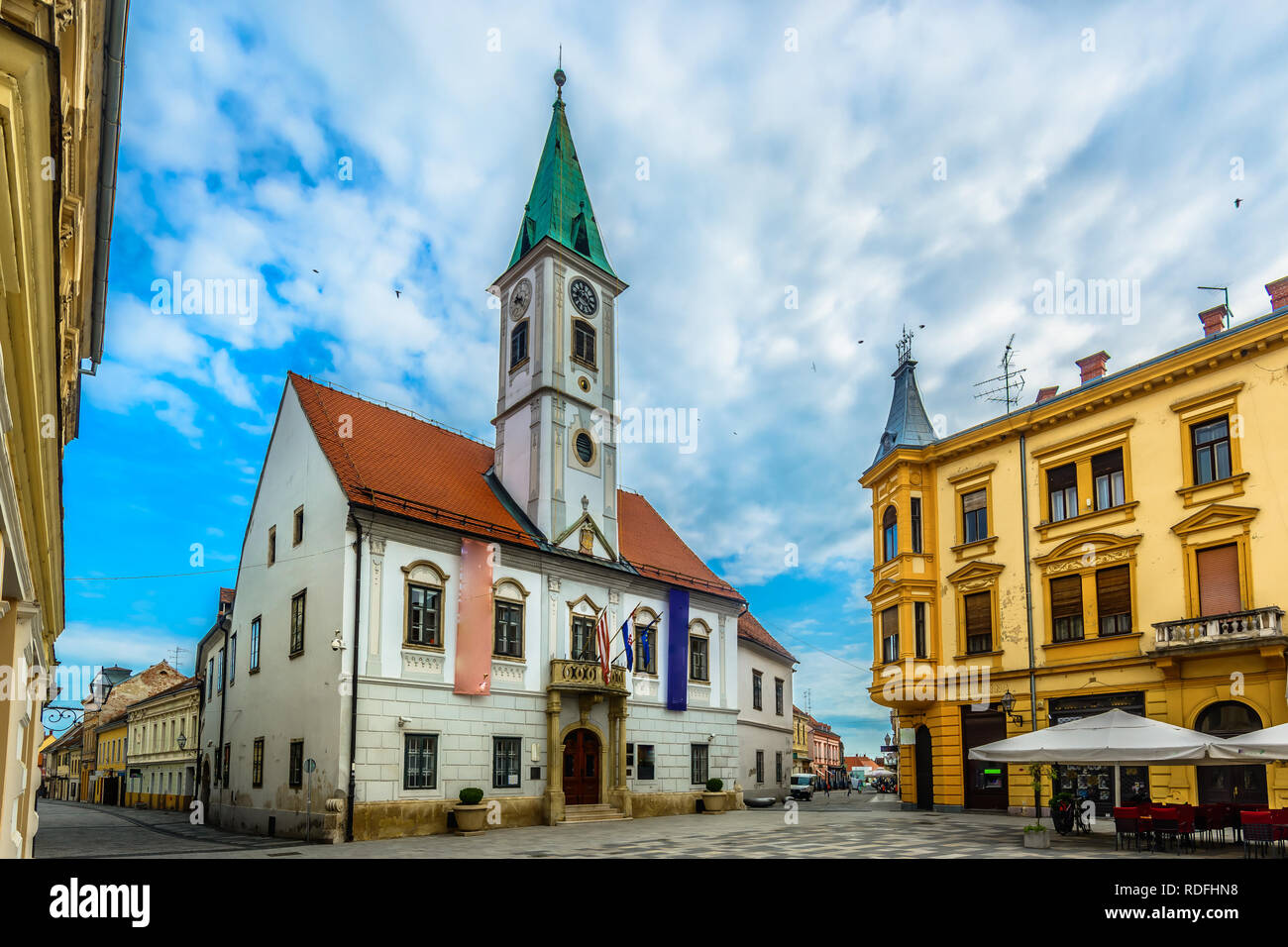 Vue panoramique sur la cathédrale de marbre à Varazdin ville baroque, le nord de la Croatie. Banque D'Images