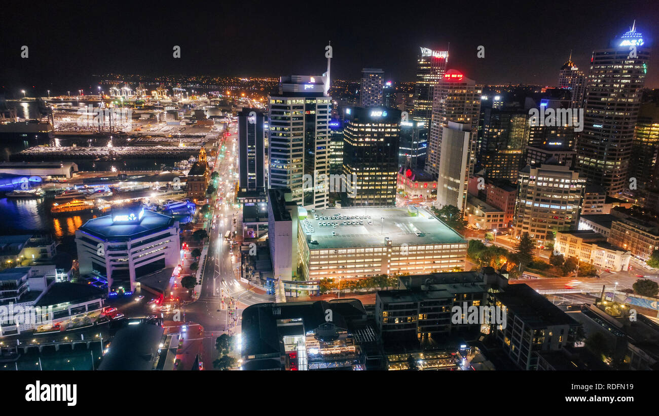 Auckland de nuit vu de la drone Banque D'Images