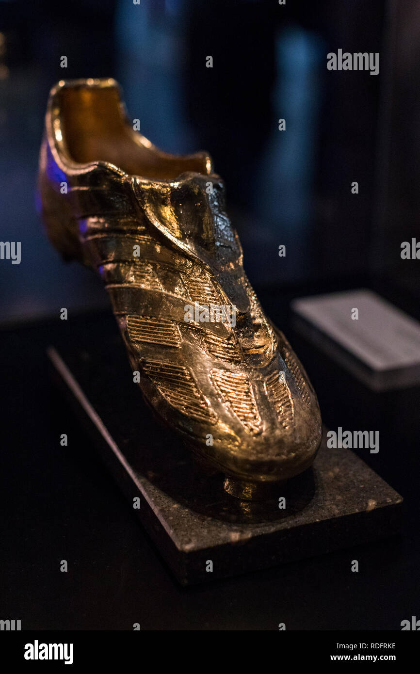 Barcelone, Espagne - 12 janvier 2018 : Le musée de trophées des coupelles et des bourses de l'équipe de FC Barcelone dans le Camp Nou. Banque D'Images