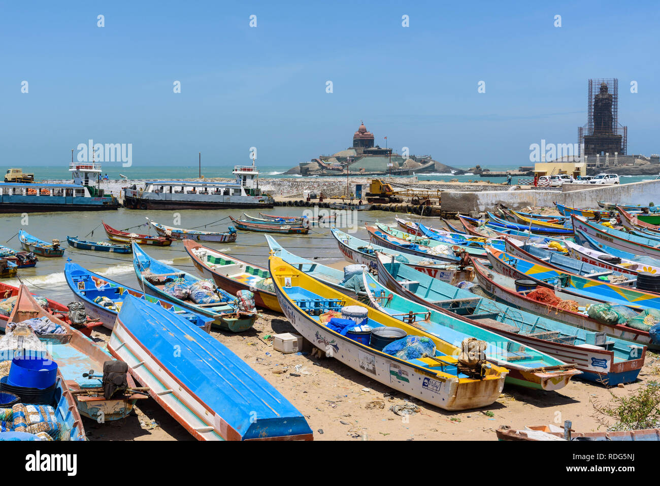 Des bateaux de pêche à Kanyakumari (Cap Comorin), Tamil Nadu, Inde Banque D'Images