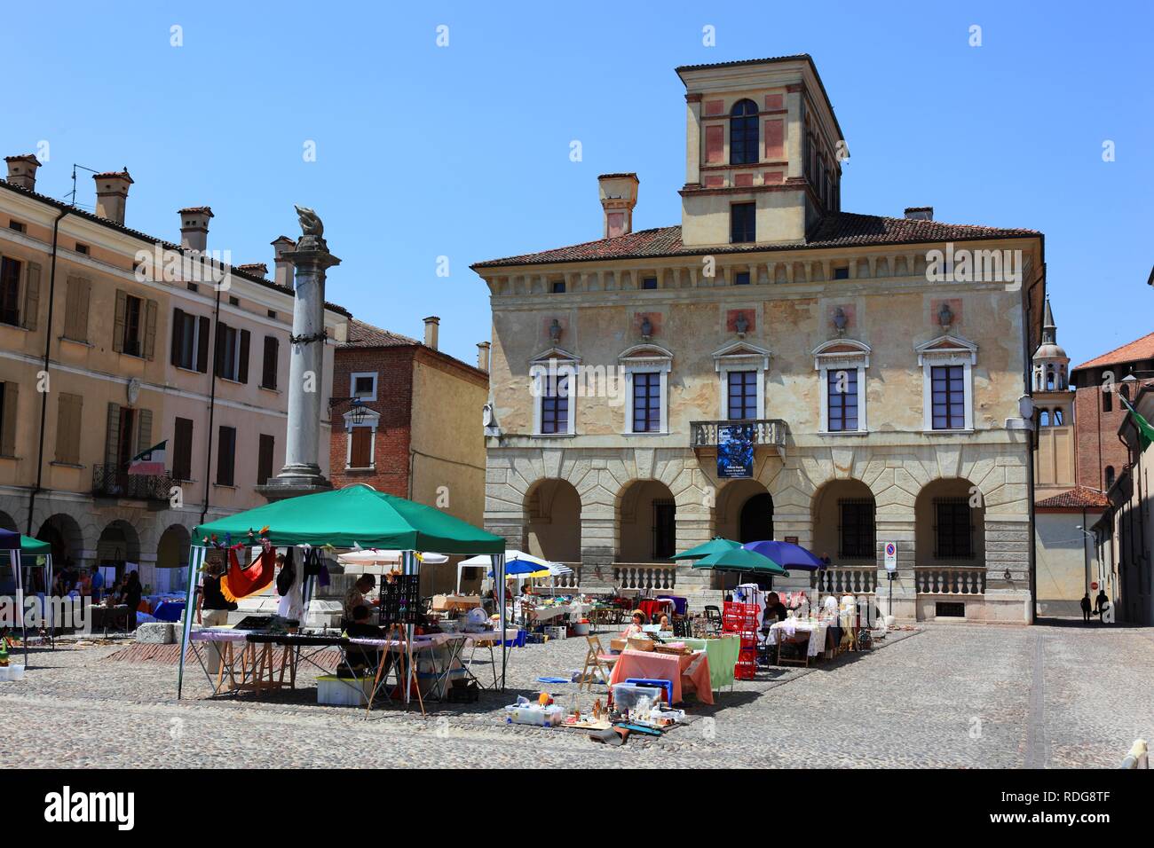Place du marché en face du Palais Ducal, le Palais Ducale, Sabbioneta, UNESCO World Heritage Site, Lombardie, Italie, Europe Banque D'Images