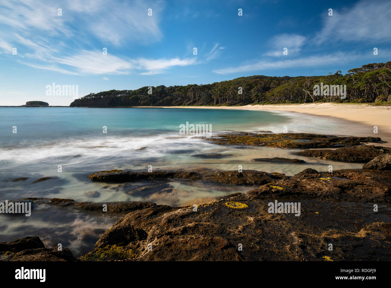 Belle plage de dépôt en Murramarang Parc National. Banque D'Images