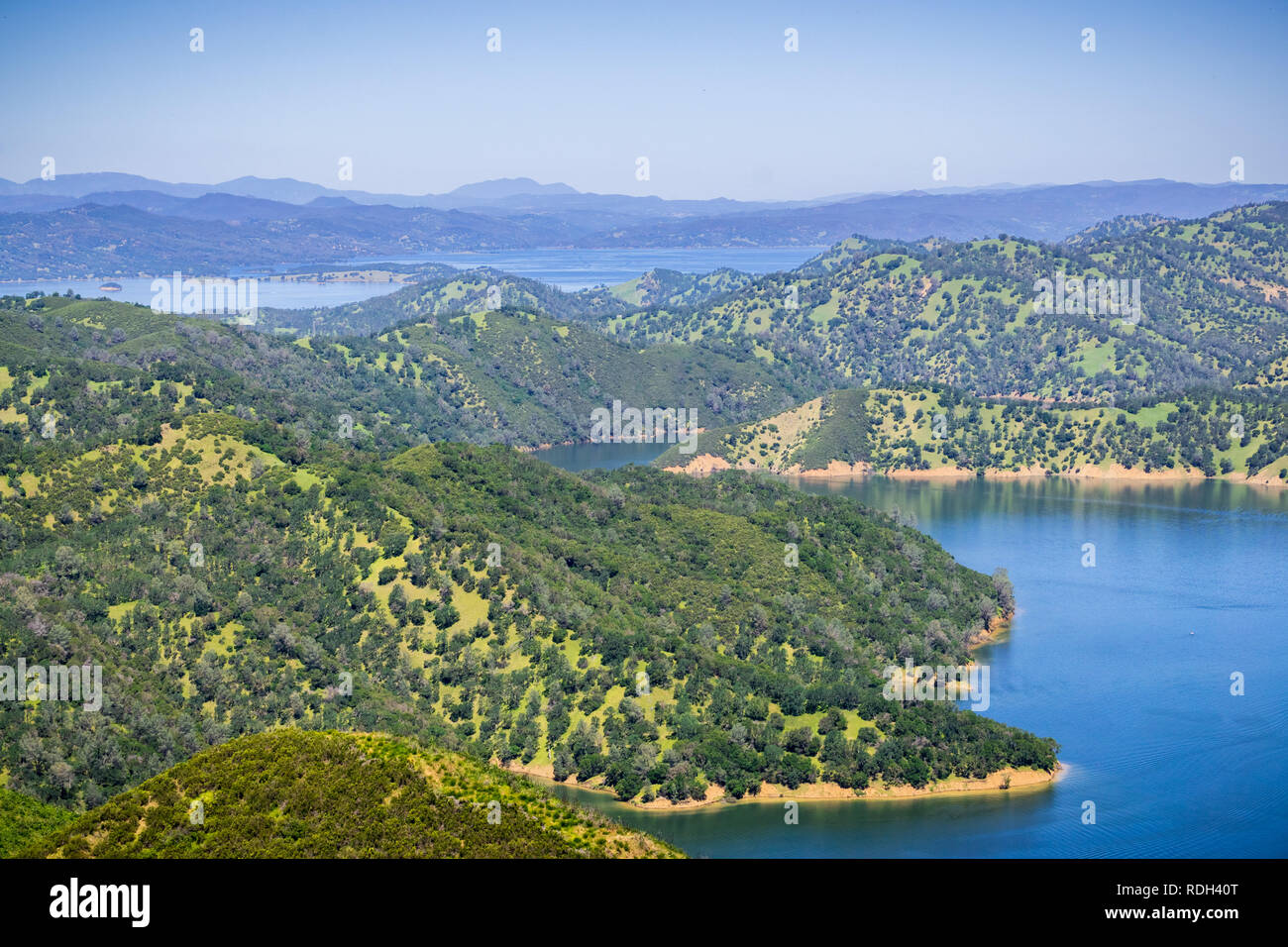 Vue aérienne de In Berryessa lake de Stebbins Cold Canyon, Napa Valley, Californie Banque D'Images