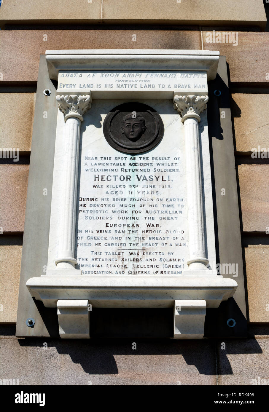 Hector Vasyli Arche commémorative plaque près de Pont Victoria, South Bank, Brisbane, Queensland, Australie Banque D'Images