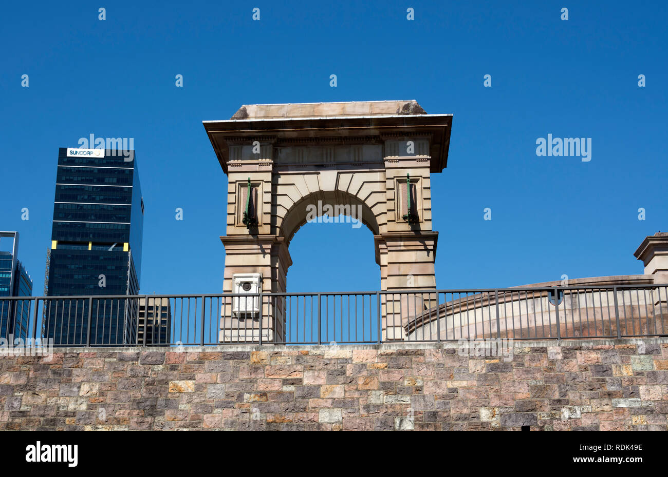 Hector Vasyli Arche commémorative près de Pont Victoria, South Bank, Brisbane, Queensland, Australie Banque D'Images