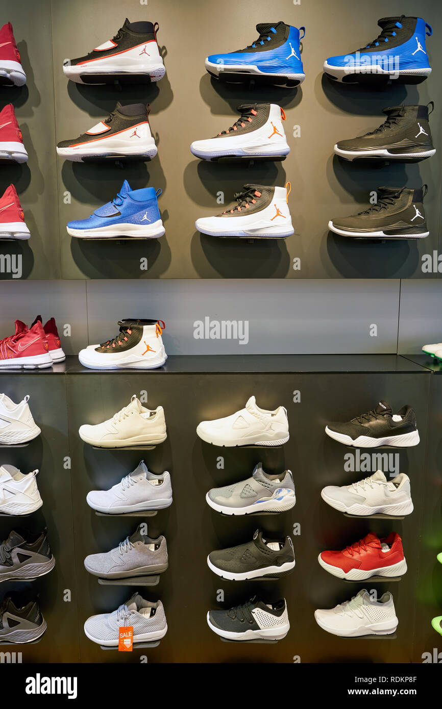 Séoul, Corée du Sud - circa 2017 MAI : des chaussures à l'écran boutique  Nike à Séoul Photo Stock - Alamy