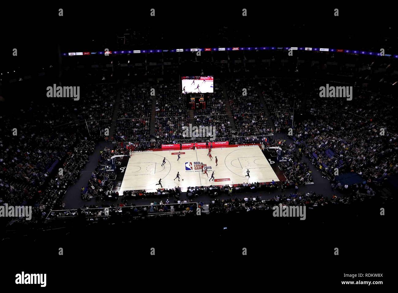 Une vue d'action gerneral match au cours de la NBA 2019 Jeu de Londres à l'O2 Arena, London Banque D'Images