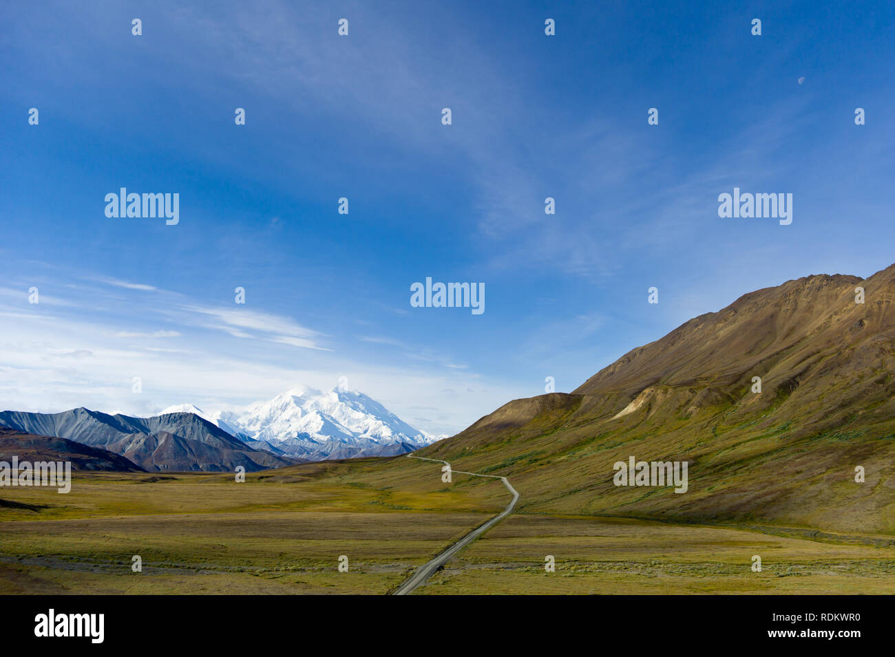 Alaska's Mount McKinley est le plus haut sommet de l'Amérique du Nord à 20 320 pieds de haut, et constitue le point culminant d'une visite à Denali National Park et préserver. Banque D'Images