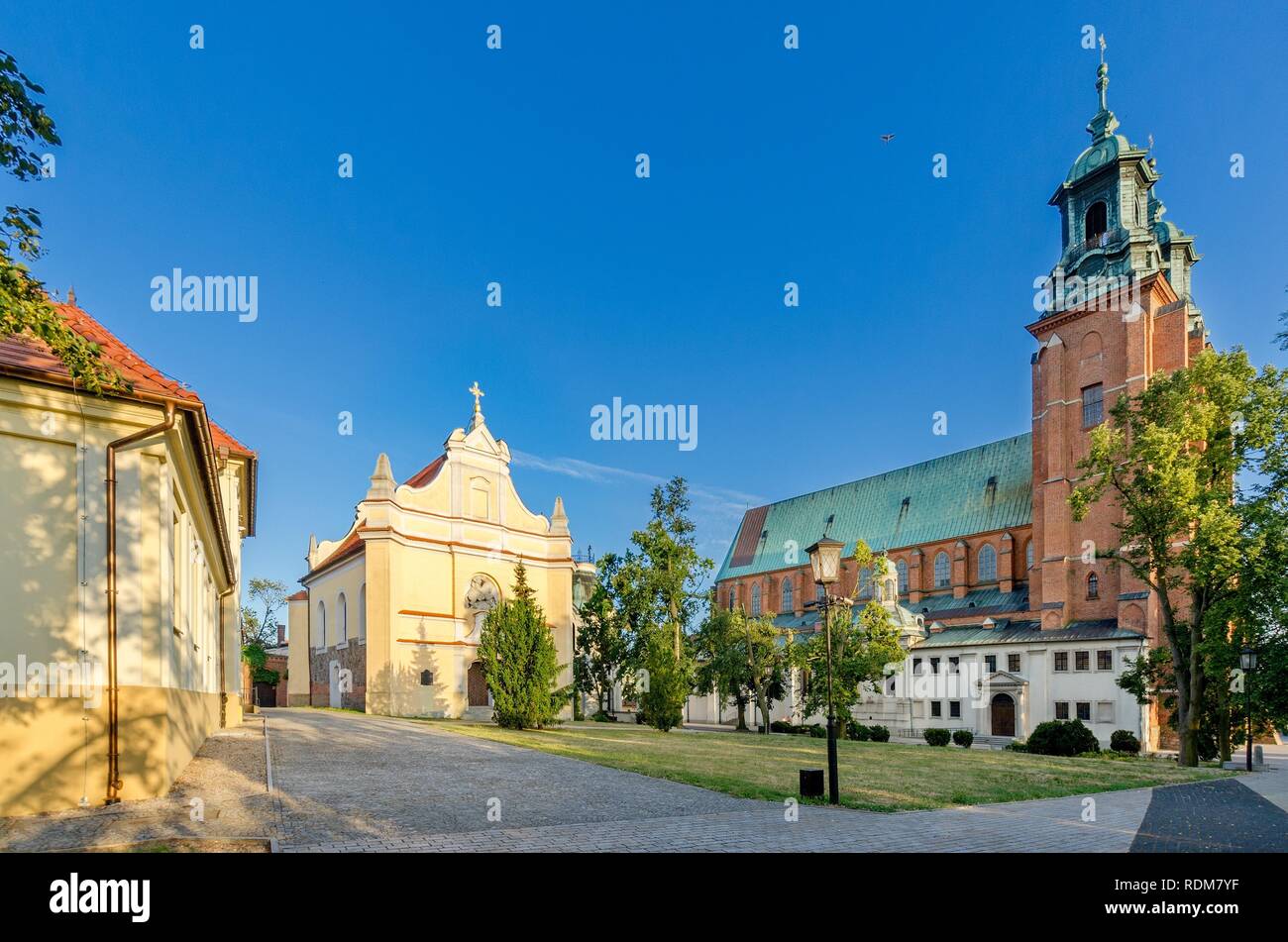 GNIEZNO, POLOGNE GRANDE PROVINCE / POLOGNE - 8 juillet, 2018 : la cathédrale de Gniezno Royal Banque D'Images