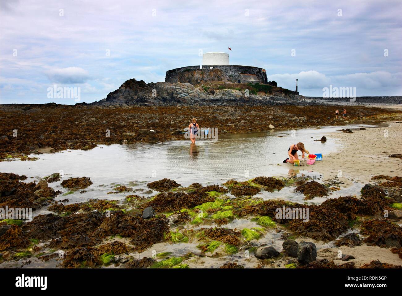 Fort gris, maintenant un musée, Rocquaine Bay, Guernsey, Channel Islands, Europe Banque D'Images