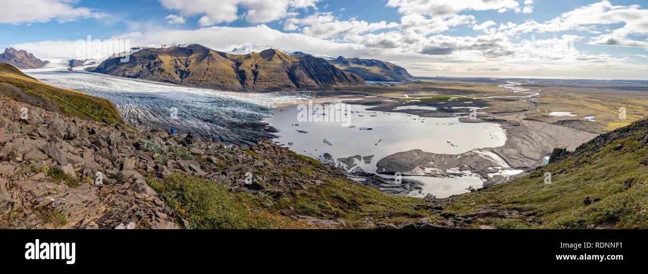 Vue sur la lagune et glacier, Skaftafelljökull, le parc national de Skaftafell, l'Islande Banque D'Images