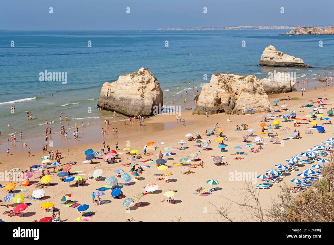 Plage de Praia da Rocha, Algarve, Portugal, Europe Banque D'Images