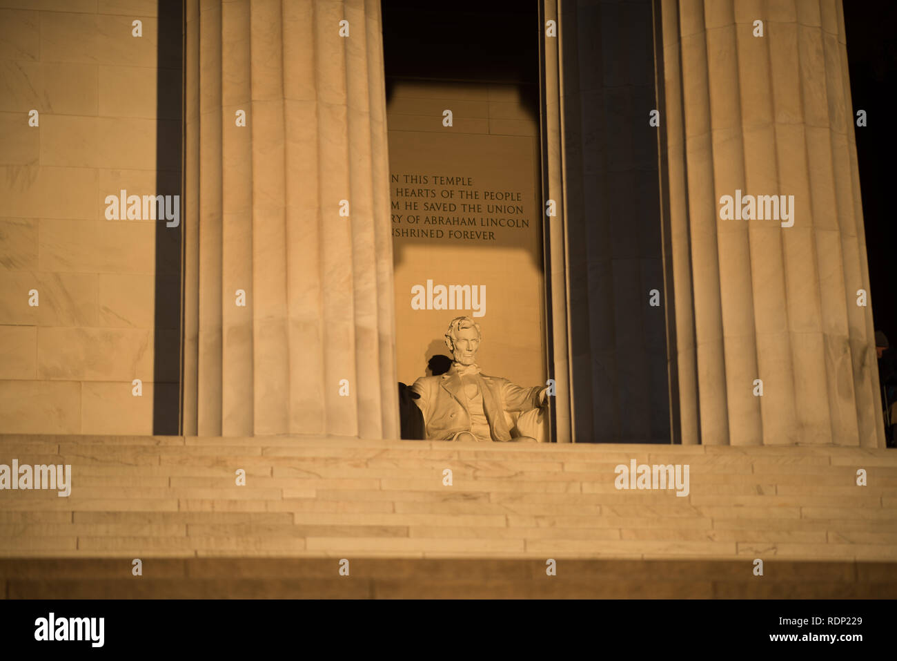 Abraham lincoln statue in front Banque de photographies et d’images à haute résolution Alamy