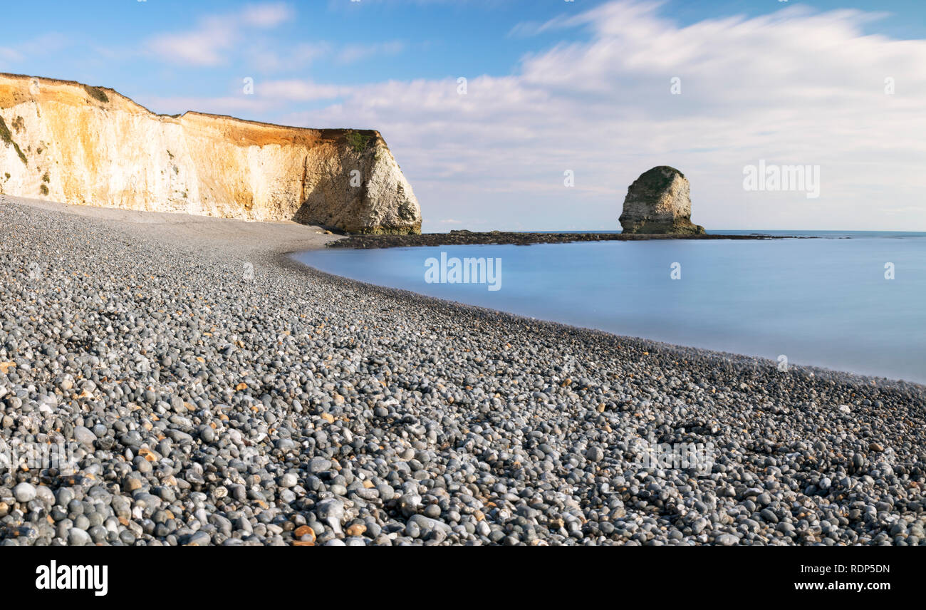 Une longue exposition photo de la plage de la Baie d'eau douce. Île de White, UK. Banque D'Images