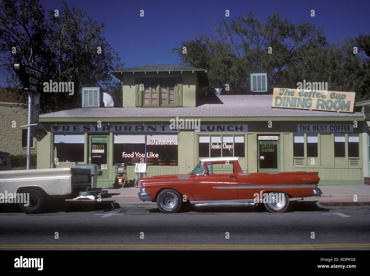 Rancharo Ford pick up à l'extérieur d'un petit restaurant dans une petite ville de l'Arizona USA 1977 Banque D'Images